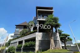 Rumah Mewah LB 609m2 Siap Pakai Desain Elegan di Pantai Mutiara, Jakarta Utara Rumah Mewah LB 609m2 Siap Pakai Desain Elegan di Pantai Mutiara, Jakarta Utara