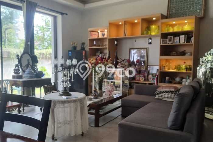 Hunian Mewah LB 180m2 Siap Huni Desain Elegan di Bintaro, Tangerang Selatan Hunian Mewah LB 180m2 Siap Huni Desain Elegan di Bintaro, Tangerang Selatan