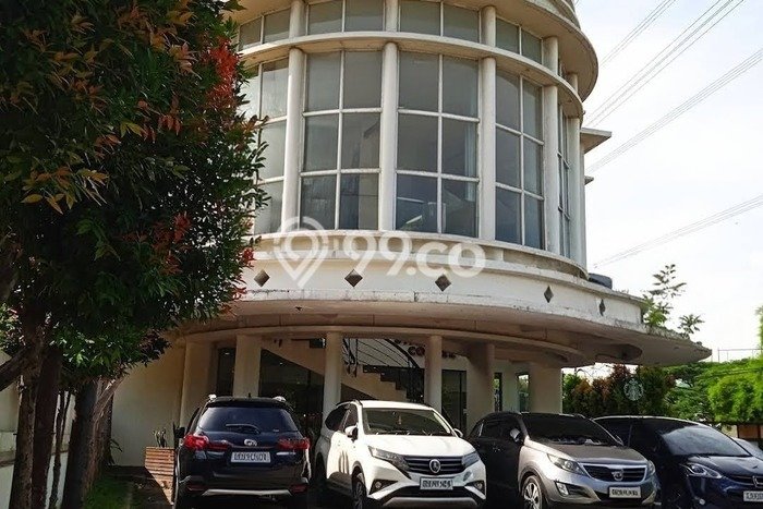 Unit Komersial Dijual di Tangerang Selatan LT 1110m2 & LB 440m2 Unit Komersial Dijual di Tangerang Selatan LT 1110m2 & LB 440m2