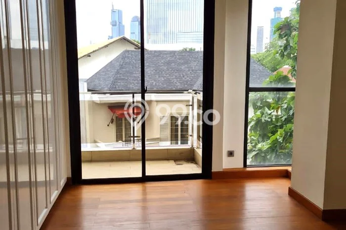 Unit Kantor Paling Strategis di Menteng Jakarta Pusat dengan LB 214m2 Unit Kantor Paling Strategis di Menteng Jakarta Pusat dengan LB 214m2
