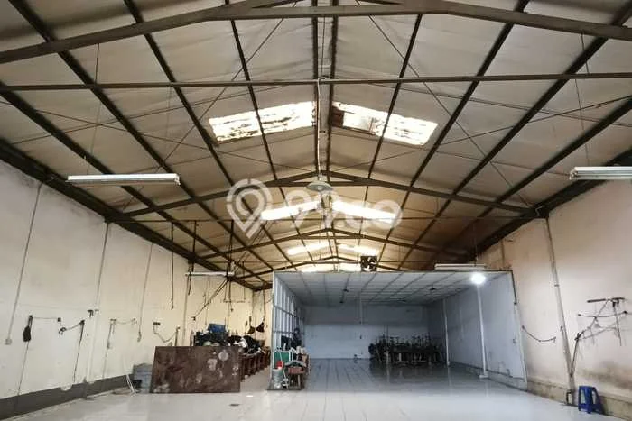 Disewakan Gudang komersial di Cipondoh luas bangunan 450m2 Disewakan Gudang komersial di Cipondoh luas bangunan 450m2