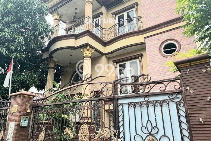 For Sale Rumah Mewah Exclusive di Ciledug, Tangerang For Sale Rumah Mewah Exclusive di Ciledug, Tangerang