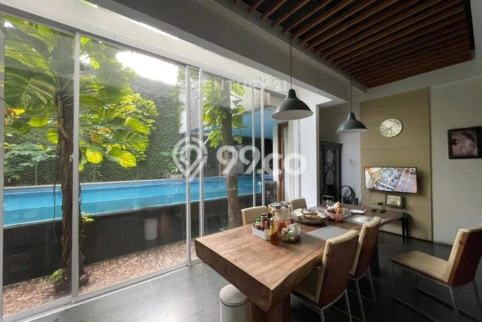 Rumah Luxury Modern Tanpa Renovasi di Petukangan Jakarta Selatan Rumah Luxury Modern Tanpa Renovasi di Petukangan Jakarta Selatan