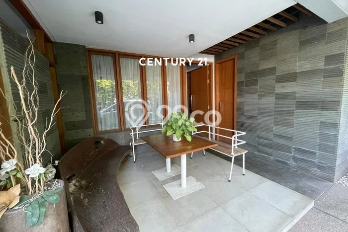 Rumah Luxury Modern Tanpa Renovasi di Petukangan Jakarta Selatan Rumah Luxury Modern Tanpa Renovasi di Petukangan Jakarta Selatan