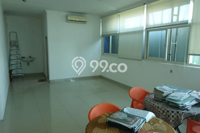 Kantor Disewa di Surabaya dengan LB 750m2 Area Komersial Ramai Kantor Disewa di Surabaya dengan LB 750m2 Area Komersial Ramai