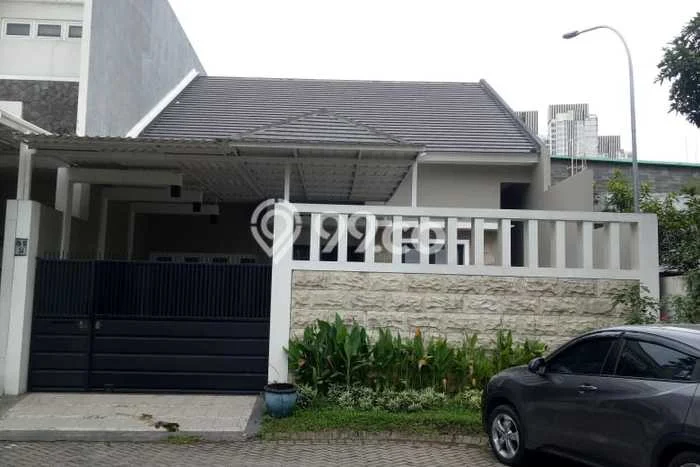 Hunian Mewah LB 188m2 Siap Pakai Desain Elegan di Pakuwon Indah, Surabaya Hunian Mewah LB 188m2 Siap Pakai Desain Elegan di Pakuwon Indah, Surabaya