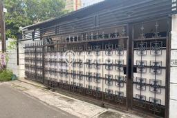 Hunian Impian Keluarga! Rumah 2 Lantai area Mangkubumen, Solo, Luas 198m2m² LB 198m2m² Hunian Impian Keluarga! Rumah 2 Lantai area Mangkubumen, Solo, Luas 198m2m² LB 198m2m²
