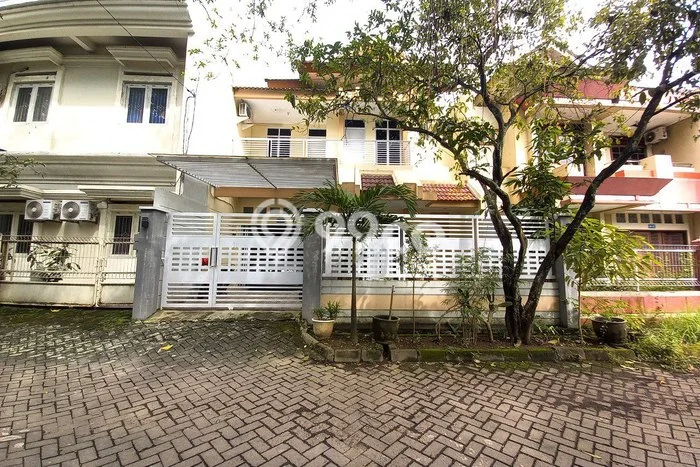 Rumah Elit Modern Tanpa Renovasi di Solo Baru Surakarta Rumah Elit Modern Tanpa Renovasi di Solo Baru Surakarta