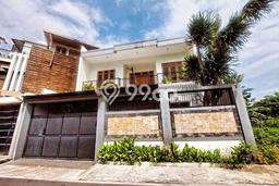 Dijual Rumah Premium dengan Fasilitas Sekitar Komplit di Banjarsari, Solo Dijual Rumah Premium dengan Fasilitas Sekitar Komplit di Banjarsari, Solo