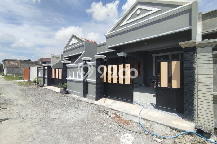 Rumah Modern Cantik 3 Kamar Bisa Langsung Pindah di Gondangrejo Rumah Modern Cantik 3 Kamar Bisa Langsung Pindah di Gondangrejo