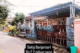 Dijual Rumah 4 Kamar Lokasi Ideal Bagus dan Strategis di Banjarsari Dijual Rumah 4 Kamar Lokasi Ideal Bagus dan Strategis di Banjarsari