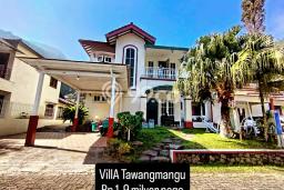 HARGA TERBAIK! Vila Kawasan Tawangmangu, Dimensi 240m2m², Lokasi Eksklusif dengan keamanan terjaga HARGA TERBAIK! Vila Kawasan Tawangmangu, Dimensi 240m2m², Lokasi Eksklusif dengan keamanan terjaga