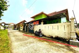 Rumah Strategis Modern Lb 180m2 di Kartasura, Sukoharjo Rumah Strategis Modern Lb 180m2 di Kartasura, Sukoharjo