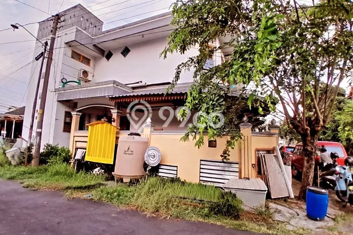 Jual Rumah Bagus Siap Huni LB 305m2 di Colomadu, Karanganyar Jual Rumah Bagus Siap Huni LB 305m2 di Colomadu, Karanganyar