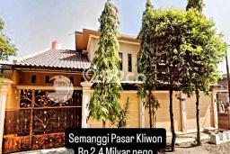 Dijual Cepat Rumah Favorit Siap Huni LB 220m2 di Pasar Kliwon, Solo Dijual Cepat Rumah Favorit Siap Huni LB 220m2 di Pasar Kliwon, Solo