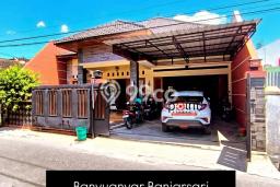 For Sale Rumah 5 Kamar Lokasi Ideal Nyaman dan Strategis di Banyuanyar For Sale Rumah 5 Kamar Lokasi Ideal Nyaman dan Strategis di Banyuanyar