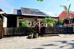 Dijual Rumah 4 Kamar Lokasi Ideal Bagus dan Strategis di Colomadu Dijual Rumah 4 Kamar Lokasi Ideal Bagus dan Strategis di Colomadu