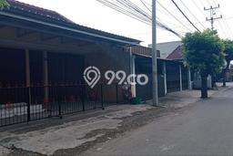 For Sale Rumah 4 Kamar Lokasi Strategis Nyaman dan Strategis di Jajar For Sale Rumah 4 Kamar Lokasi Strategis Nyaman dan Strategis di Jajar