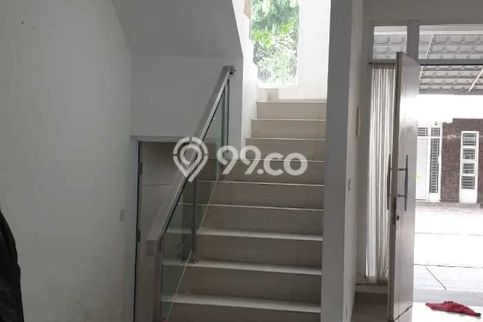 Siap Huni Hunian Elit 3 Kamar di Cipondoh Dekat ke Mana Saja Siap Huni Hunian Elit 3 Kamar di Cipondoh Dekat ke Mana Saja