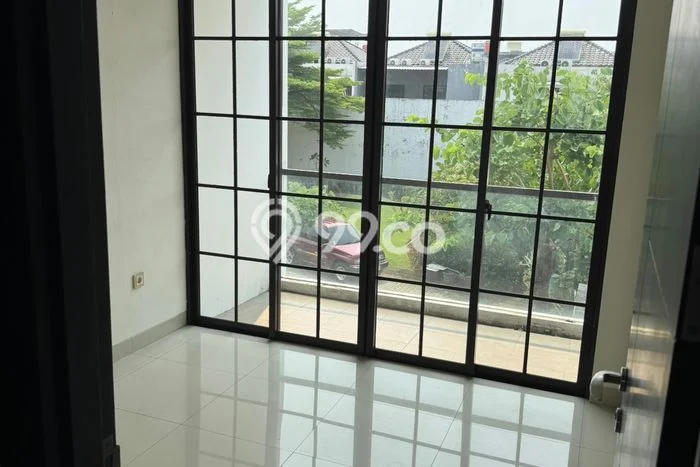 Disewakan Segera Rumah Kondisi Baik di Area Cipondoh, Tangerang Disewakan Segera Rumah Kondisi Baik di Area Cipondoh, Tangerang