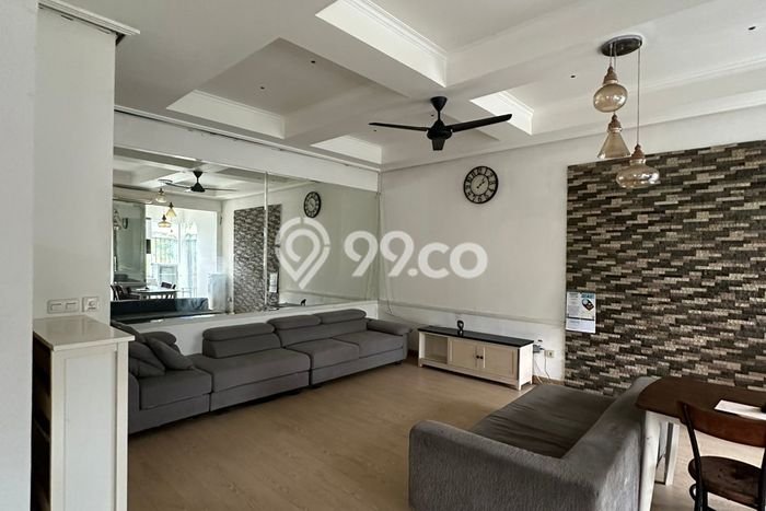 Lokasi terbaik! Rumah siap huni dikontrakkan di Cipondoh LB 350m2 Lokasi terbaik! Rumah siap huni dikontrakkan di Cipondoh LB 350m2