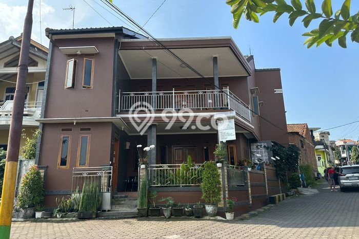 Rumah Strategis Modern Lb 250m2 di Cibiru, Bandung Rumah Strategis Modern Lb 250m2 di Cibiru, Bandung