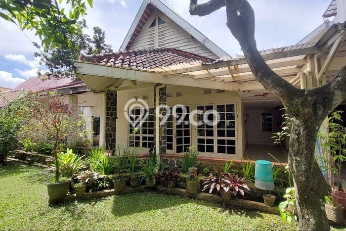 Rumah Elit LB 403m2 Siap Pakai Desain Elegan di Sayap Dago, Bandung Rumah Elit LB 403m2 Siap Pakai Desain Elegan di Sayap Dago, Bandung