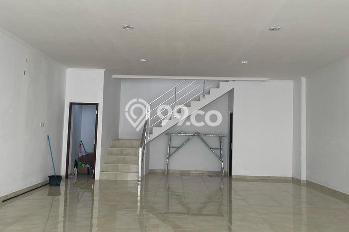 Ruko Strategis Kawasan , Luas 403m2m², Posisi Jalan Utama Ruko Strategis Kawasan , Luas 403m2m², Posisi Jalan Utama