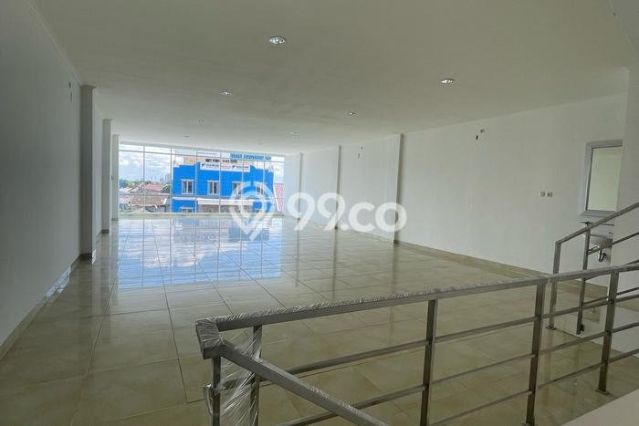 Ruko Strategis Kawasan , Luas 403m2m², Posisi Jalan Utama Ruko Strategis Kawasan , Luas 403m2m², Posisi Jalan Utama