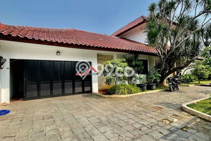 Ready to Use! Luxury House LT 750m2 Desain Modern di Kemang Ready to Use! Luxury House LT 750m2 Desain Modern di Kemang