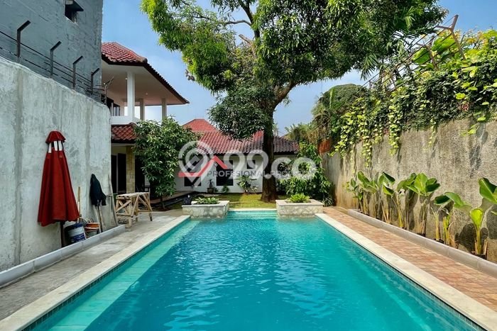 Ready to Use! Luxury House LT 750m2 Desain Modern di Kemang Ready to Use! Luxury House LT 750m2 Desain Modern di Kemang
