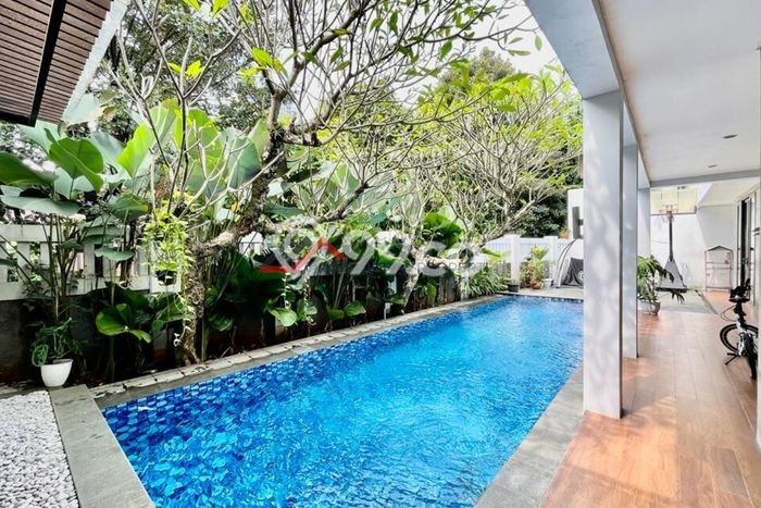 Rumah Elit LB 450m2 Siap Huni Desain Elegan di Kemang, Jakarta Selatan Rumah Elit LB 450m2 Siap Huni Desain Elegan di Kemang, Jakarta Selatan