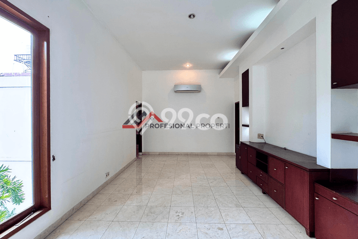 Rumah Elit Modern Tanpa Renovasi di Cipete Jakarta Selatan Rumah Elit Modern Tanpa Renovasi di Cipete Jakarta Selatan