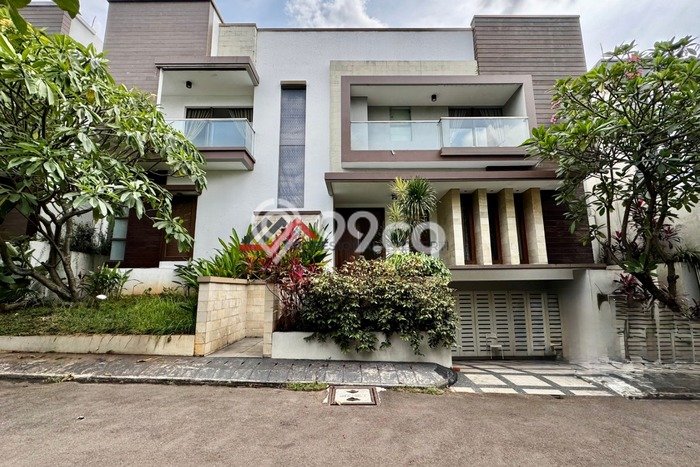 Rumah Elit LB 500m2 Siap Pakai Desain Elegan di Kemang, Jakarta Selatan Rumah Elit LB 500m2 Siap Pakai Desain Elegan di Kemang, Jakarta Selatan