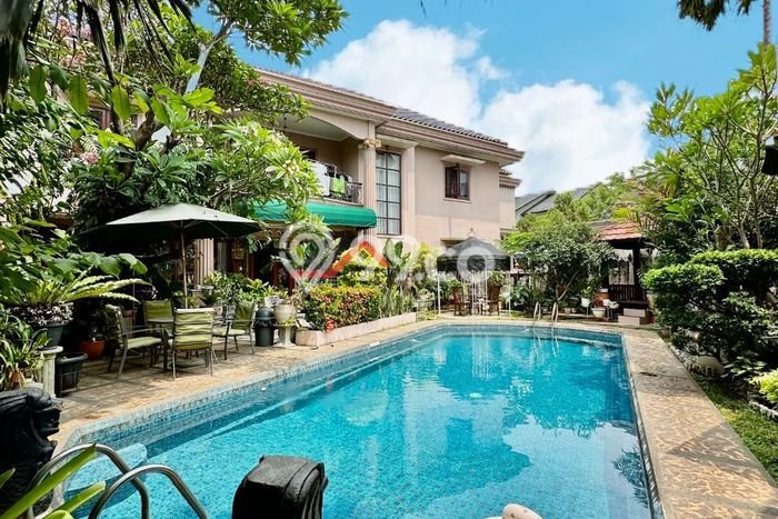 Jual Rumah Luas Elegan Dengan View Eksklusif di Lebak Bulus, Jakarta Selatan Jual Rumah Luas Elegan Dengan View Eksklusif di Lebak Bulus, Jakarta Selatan