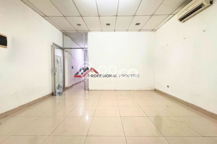 Ruko Dijual di Prime Area Jakarta Selatan Luas 294m2 Ruko Dijual di Prime Area Jakarta Selatan Luas 294m2