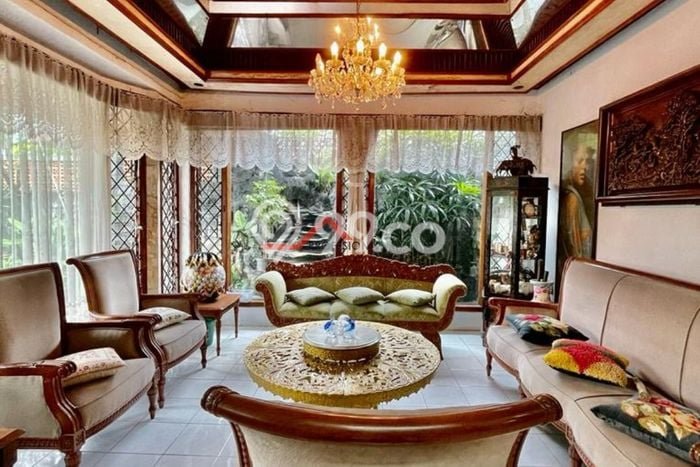 Rumah Mewah LB 300m2 Siap Huni Desain Elegan di Kalibata, Jakarta Selatan Rumah Mewah LB 300m2 Siap Huni Desain Elegan di Kalibata, Jakarta Selatan