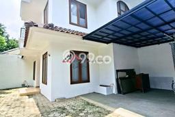 Hunian Eksklusif Siap Huni LT 240m2 di Kebayoran Baru, Jakarta Selatan Hunian Eksklusif Siap Huni LT 240m2 di Kebayoran Baru, Jakarta Selatan