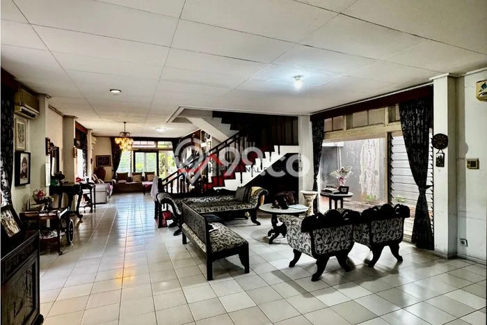 Siap Huni Rumah Mewah 4 Kamar di Kebayoran Baru Dekat ke Mana Pun Siap Huni Rumah Mewah 4 Kamar di Kebayoran Baru Dekat ke Mana Pun