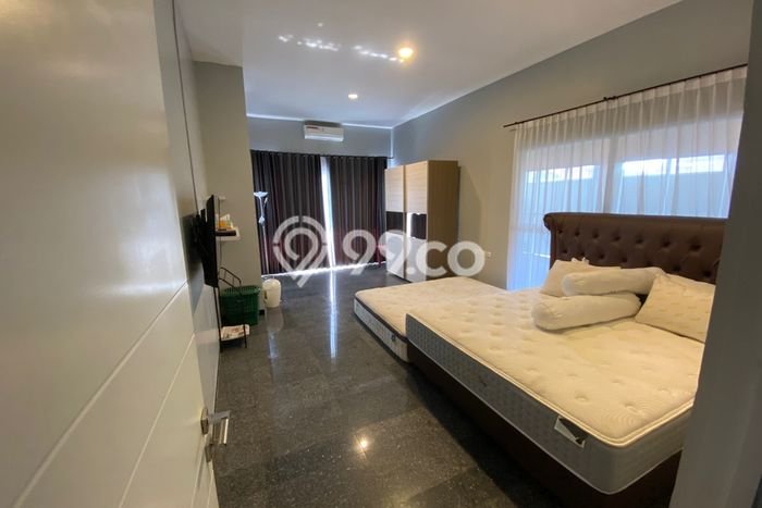 Siap Huni Hunian Elit 5 Kamar di Sidoarjo Dekat ke Mana Pun Siap Huni Hunian Elit 5 Kamar di Sidoarjo Dekat ke Mana Pun