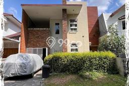 Kesempatan Investasi 4 Kamar Tidur dan 2 Kamar Mandi di Lokasi Strategis Wiyung, Surabaya Kesempatan Investasi 4 Kamar Tidur dan 2 Kamar Mandi di Lokasi Strategis Wiyung, Surabaya