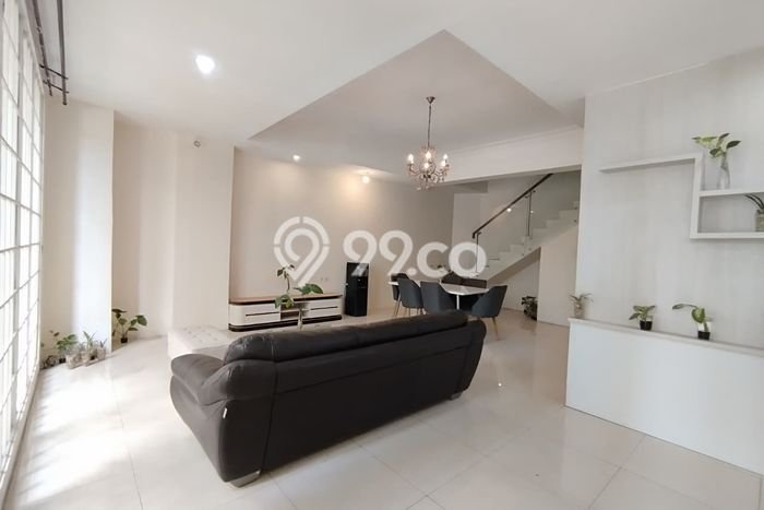 For Rent Apartemen di Wiyung, 2 KM, Luas 137m2m², Prime Location For Rent Apartemen di Wiyung, 2 KM, Luas 137m2m², Prime Location