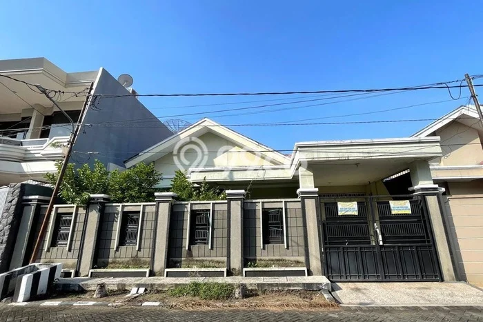 Hunian Elit LB 357m2 Siap Pakai Desain Elegan di Sukomanunggal, Surabaya Hunian Elit LB 357m2 Siap Pakai Desain Elegan di Sukomanunggal, Surabaya