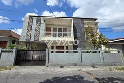 Rumah Modern 4 KT LT 150m2 di Seminyak Rumah Modern 4 KT LT 150m2 di Seminyak