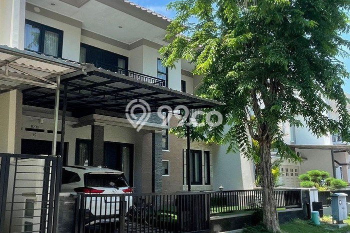 Rumah Luxury Modern Tanpa Renovasi di Pakuwon City Surabaya Rumah Luxury Modern Tanpa Renovasi di Pakuwon City Surabaya