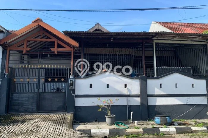 Rumah Strategis Modern Lb 120m2 di Gedangan, Sidoarjo Rumah Strategis Modern Lb 120m2 di Gedangan, Sidoarjo