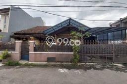 Rumah Modern 3 KT LT 168m2 di Taman Kopo Indah Rumah Modern 3 KT LT 168m2 di Taman Kopo Indah