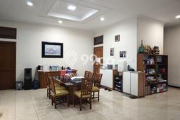 Rumah Mewah LB 510m2 Siap Pakai Desain Elegan di Cibaduyut, Bandung Rumah Mewah LB 510m2 Siap Pakai Desain Elegan di Cibaduyut, Bandung