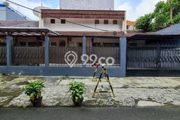 For Sale! Luxury House LT 251m2 Desain Modern di Senopati For Sale! Luxury House LT 251m2 Desain Modern di Senopati