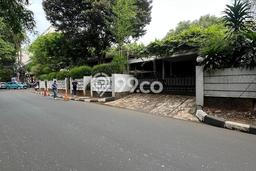SIAP HUNI! Rumah Strategis area Kebayoran Baru, Luas 1000m2m² LB 500m2m² SIAP HUNI! Rumah Strategis area Kebayoran Baru, Luas 1000m2m² LB 500m2m²